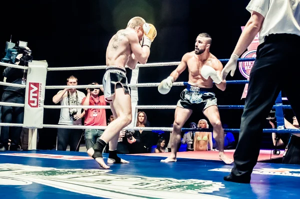 Berjuang untuk sabuk kejuaraan Eropa kick-boxing — Stok Foto