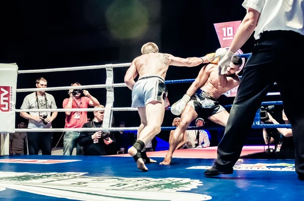 Lucha por el cinturón del campeonato de Europa kick-boxing —  Fotos de Stock