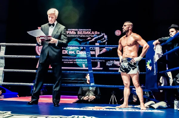 Luta pelo cinturão do campeonato da Europa kick-boxing — Fotografia de Stock