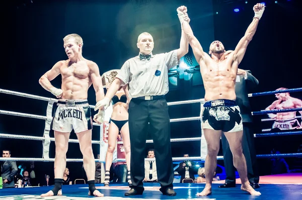 Lutte pour la ceinture de championnat d'Europe kick-boxing — Photo