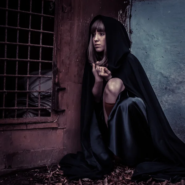 Une jeune fille sorcière Photo De Stock