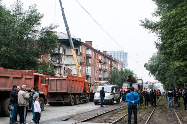 Bir bina yıkımdan rapor.