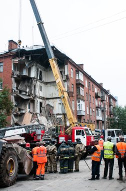 Bir bina yıkımdan rapor.