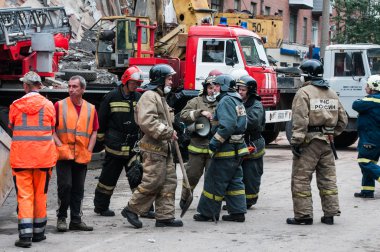 Bir bina yıkımdan rapor.