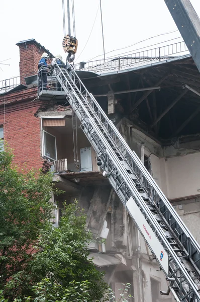 Rapporto sulla distruzione di un edificio . — Foto Stock