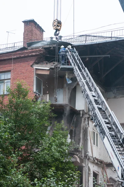 Rapporto sulla distruzione di un edificio . — Foto Stock