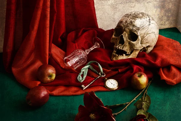 Kafatası vanitas tarzı ile natürmort