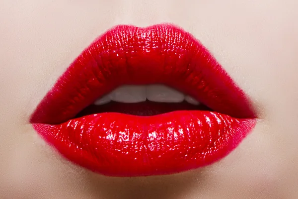 Close up beauty photo with red lips. — Stock Photo, Image