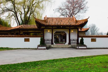 Avusturya, Viyana, 10 Mart 2016: şehir merkezinde Çin restoranı. Pagoda ile dış Asya Mutfağı Restoran.