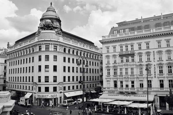 Viyana sokaklarında. Viyana mimarisi.