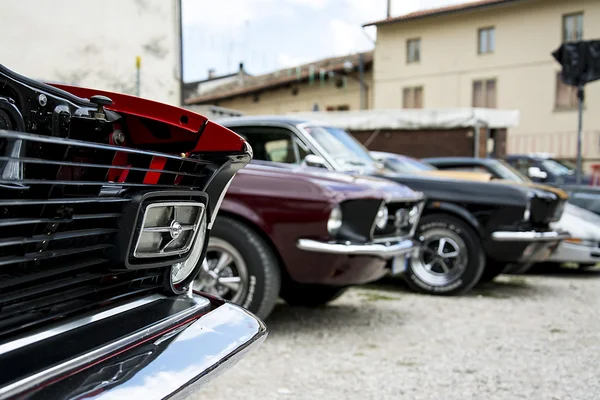 Sportive and historical usa car during a meeting — Stock Photo, Image