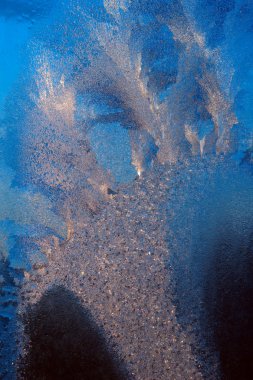 pencere camına buz kalıpları