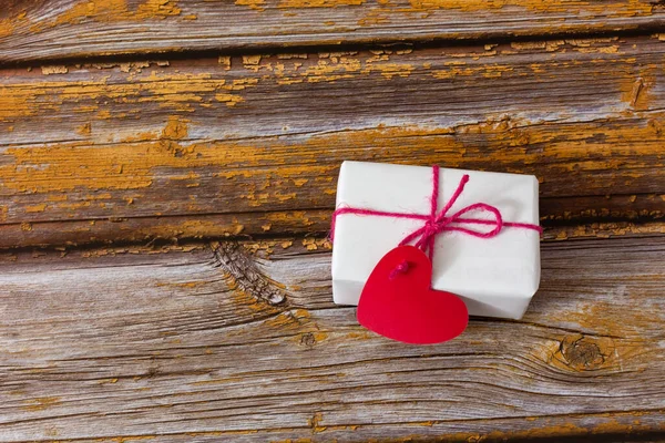 Gift Box Heart Shaped Card — Stock Photo, Image