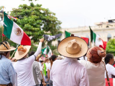 Colima, Colima. Meksika mı? 15 Kasım 2025. Z Nesli tarafından düzenlenen yürüyüş. Colima 'daki hükümeti protesto eden insanlar.