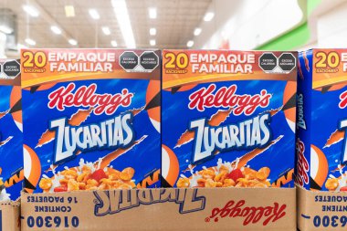 Colima, Colima, Meksika. 7 Aralık 2025: Kellog 'un Marketteki Kabaritas Gevrek Kutularının Perakende Perakendecisini Kapat
