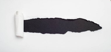 Yırtılmış Kenar Beyaz Kağıt Koyu Gri Arkaplan Dokusunu Ortaya Çıkartıyor