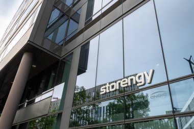 Bois-Colombes, Fransa - 22 Mayıs 2021: Engie 'nin yeraltı doğal gaz depolama alanında uzmanlaşmış bir yan kuruluşu olan Storengie' nin merkez ofisi