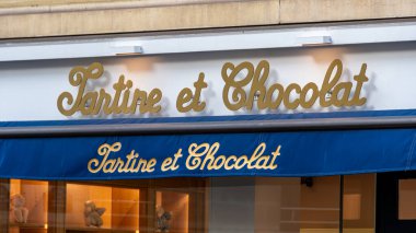 Paris, Fransa - 17 Kasım 2025 Tartine et Chocolat mağazasının imza ve logosu. Tartine et Chocolat, Fransız markası.