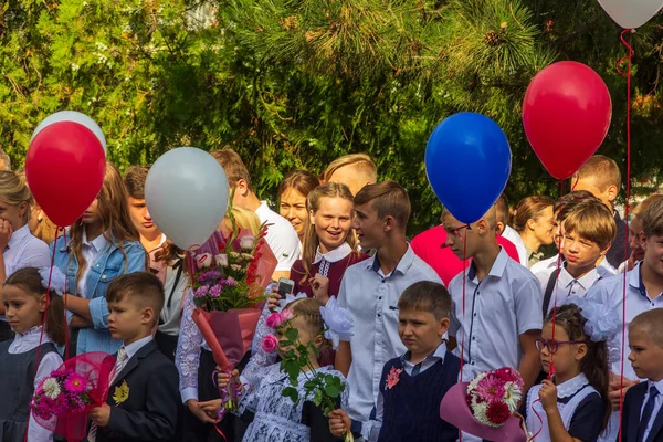 Adygea Rusia Septiembre 2019 Niños Niñas Están Matriculados Primer Grado — Foto de Stock