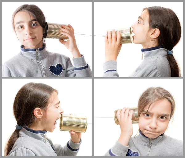 Jar ファイルで構築された電話で遊ぶ少女 — ストック写真
