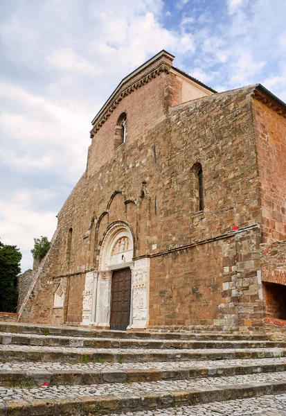 Klostret i San Giovanni in Venere i Fossacesia (Italien) — Stockfoto