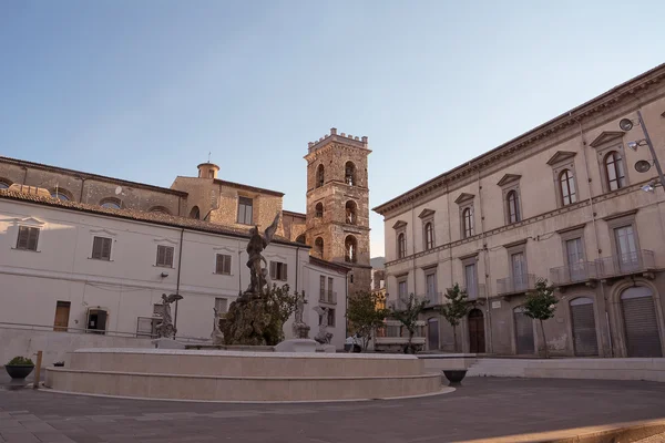 Piazza Postigline a Raiano (Italia) ) — Foto Stock