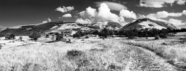 Panorama siyah ve beyaz kuzeyden Majella dağ grubunun VI