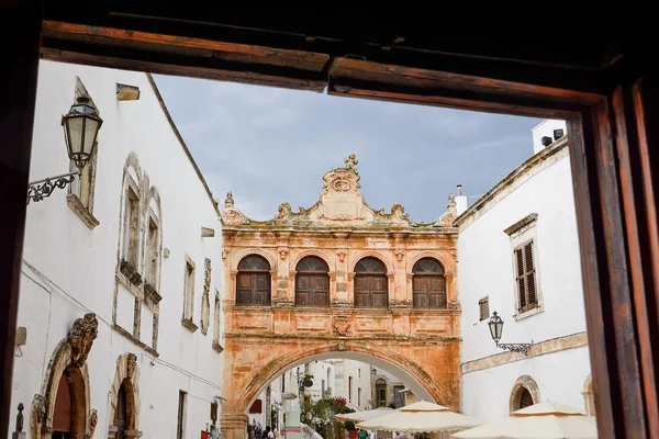 Ostuni, białe miasto w southerm Włochy — Zdjęcie stockowe