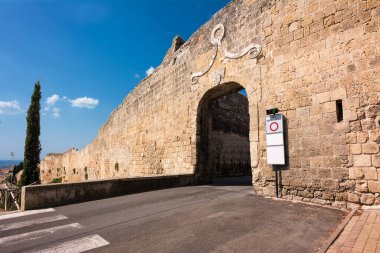 Tarquinia 'nın tarihi merkezine (İtalya)