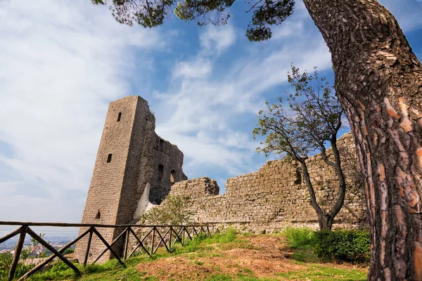 Zničená Věž Rocca Dei Papi Montefiascone Itálie — Stock fotografie