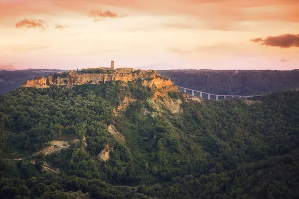 Krásný Panoramatický Výhled Slavnou Civita Bagnoregio Tiber Údolí Při Západu — Stock fotografie