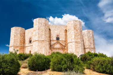 Andria, İtalya - 18 Haziran 2021: Swabia Frederick II Castel del Monte, Puglia 'da hiç kimse olmadan