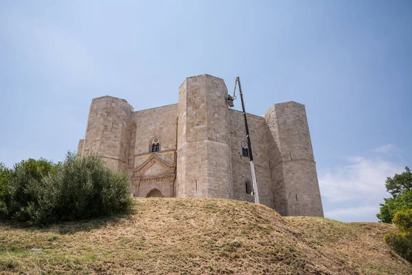 Andria Itálie Června 2021 Restaurační Práce Teleskopickou Paží Košíkem Castel — Stock fotografie