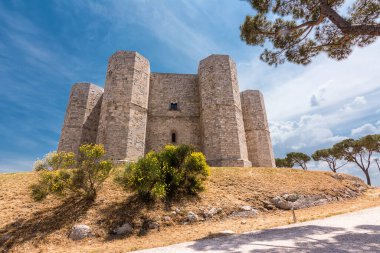 Andria, İtalya - 18 Haziran 2021: Swabia Frederick II Castel del Monte, Puglia 'da hiç kimse olmadan