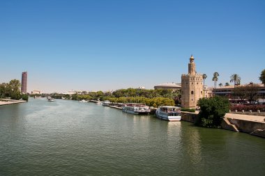 Torre de Oro ve pavilion navigasyon 