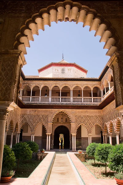 Patio de alcazar — Foto de Stock