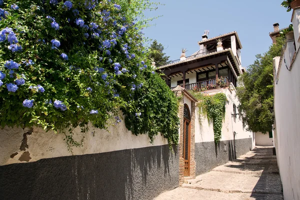 Street in Albaycin quarter — Stock Photo, Image