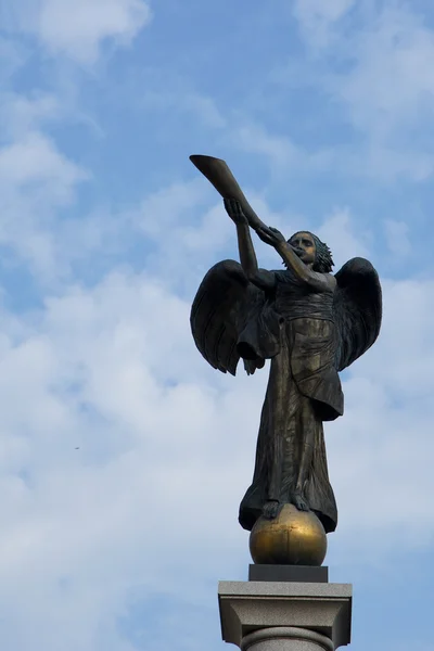 Ο αγγελος της Uzupis στο Βίλνιους — Φωτογραφία Αρχείου