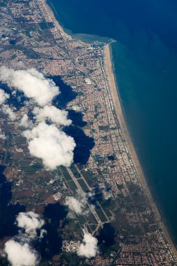 Rimini ve Adriyatik Denizi (İtalya Aereial görünümünü)