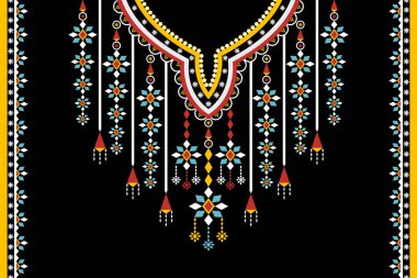 Geleneksel Çiçek Boyun Boyunluğu etnik modeli. Kolye çiçek mücevherleri. Boyunluk nakışı, kadın modası için tasma tasarımları, kıyafetler ve mücevherler.