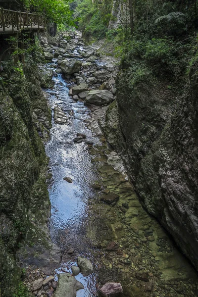 Qingyun Mountain Canyon, Fuzhou City, província de Fujian, China . — Fotografia de Stock