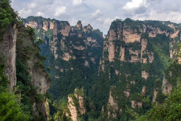 Ohromující krajina, Zhangjiajie Čína — Stock fotografie