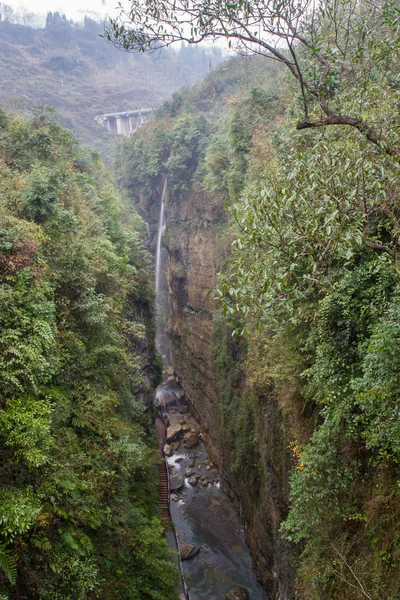 Enshi grand canyon and waterfalls — Stock Photo, Image