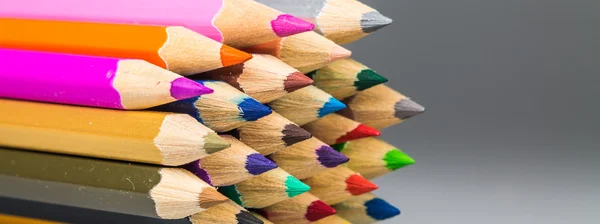 Lápices de color fondo aislado —  Fotos de Stock