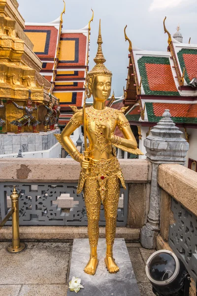 Golden Kinnari statue at temple,Wat Phra Kaew in Grand Palace, B — Stock Photo, Image