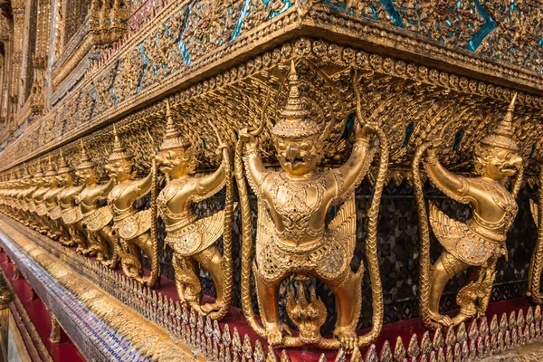 Golden Garuda of Wat Phra Kaew at Bangkok, thailand — Stock Photo, Image