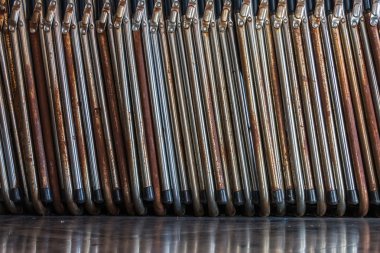 Doku ve arka plan üzerinde eski katlanır sandalye