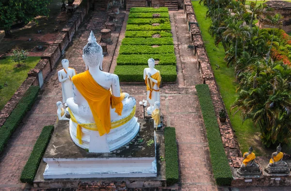 Boeddha status bij wat yai chaimongkol, ayutthaya, thailand — Stockfoto