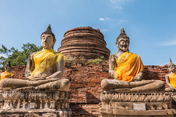 Boeddha status bij wat yai chaimongkol, ayutthaya, thailand — Stockfoto