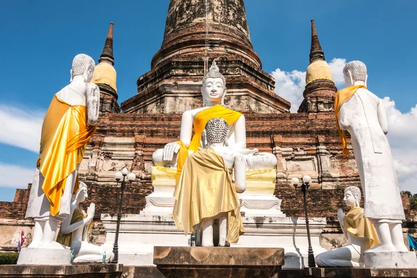 Boeddha status bij wat yai chaimongkol, ayutthaya, thailand — Stockfoto